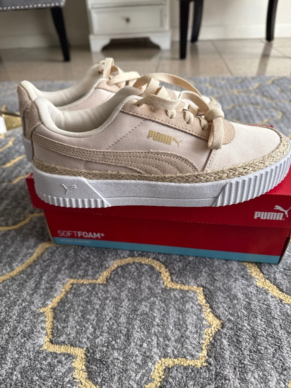 Womens Puma sneakers